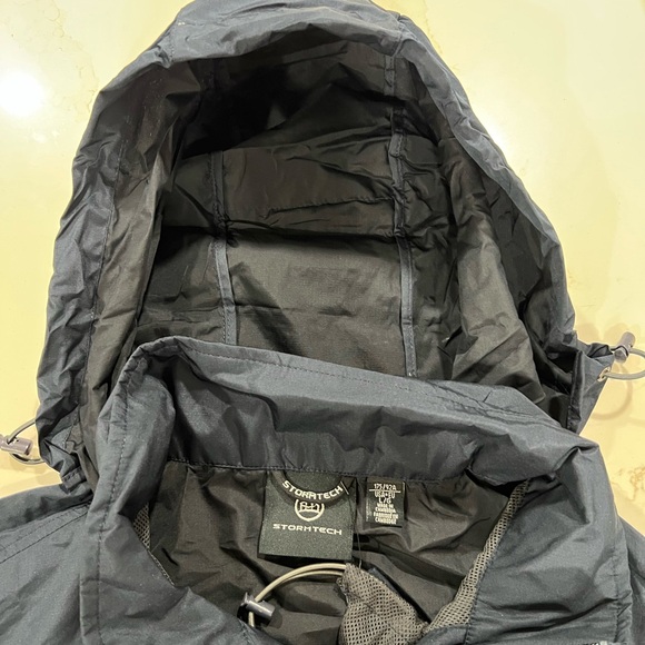 New (w/o tags) EUROSPORT Stormtech Windbreaker Jacket with “Pocket” Hood - Picture 7 of 8